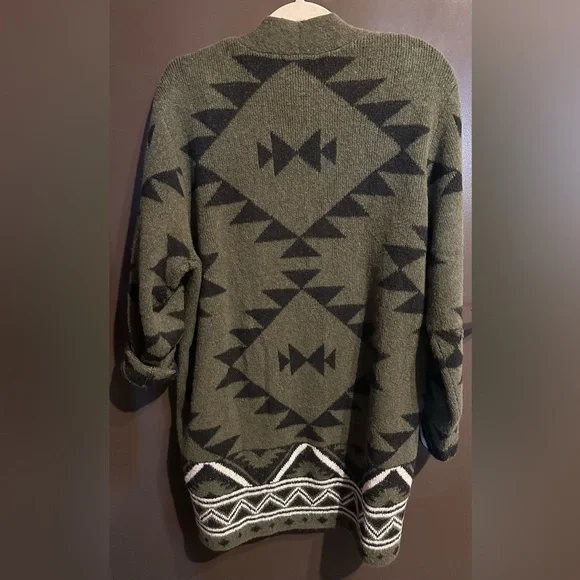Frye Black and Olive Aztec Patterned Cardigan Size XL - Picture 5 of 7